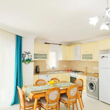 Apartman Manolyam Havuzlu 2+1 *