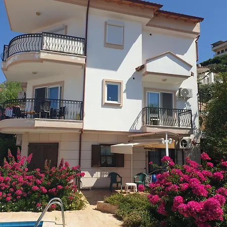 Manolyam Havuzlu 2+1 Kaş