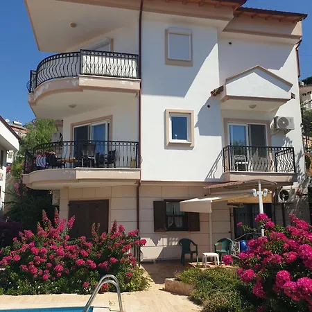 Manolyam Havuzlu 2+1 * Kaş