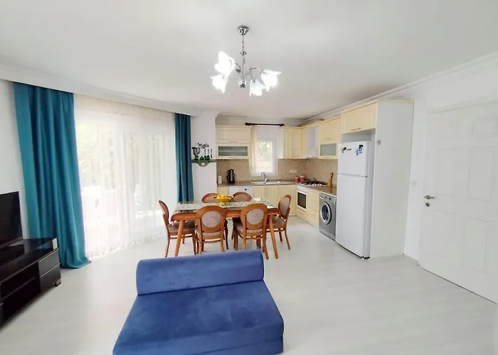 Manolyam Havuzlu 2+1 Апартаменти