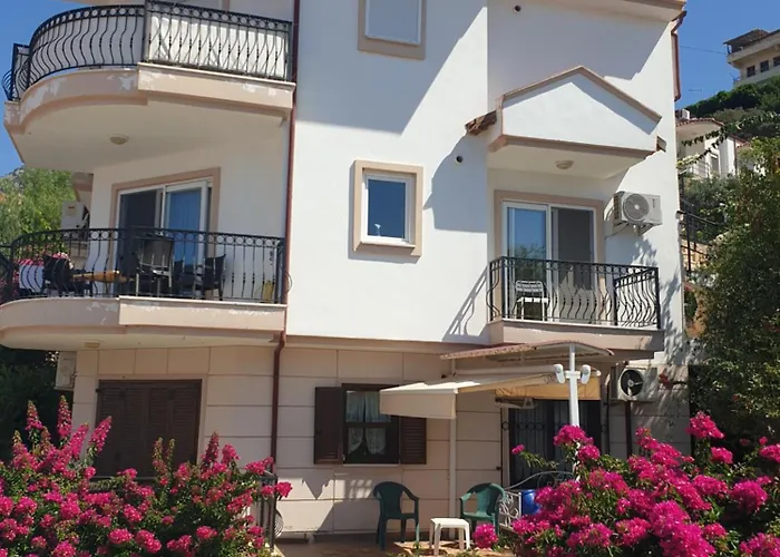 Manolyam Havuzlu 2+1 Каш