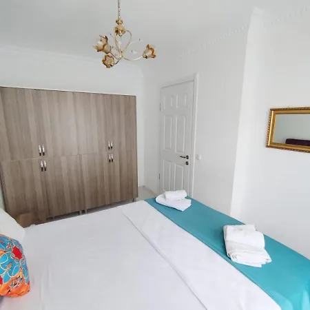 Manolyam Havuzlu 2+1 Apartment *