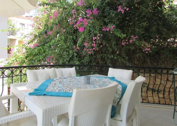 Manolyam Havuzlu 2+1 Apartment *