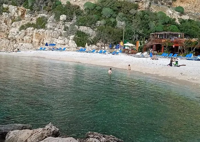 Manolyam Havuzlu 2+1 Apartment