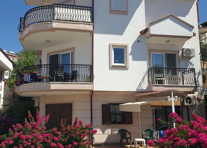 Manolyam Havuzlu 2+1 * Kas