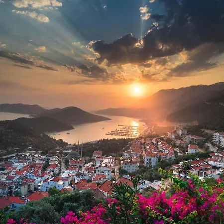 Manolyam Havuzlu 2+1 아파트 카스